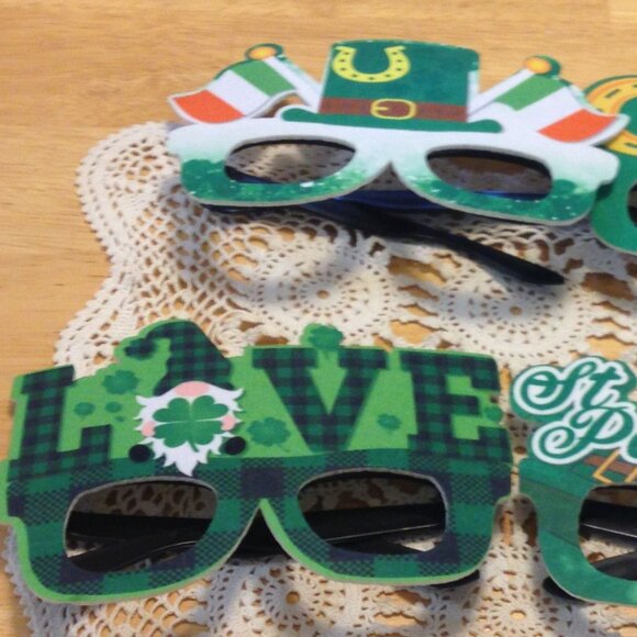 Party Supplies - St. Patrick's Day Glasses bundle - Picture 2 of 5
